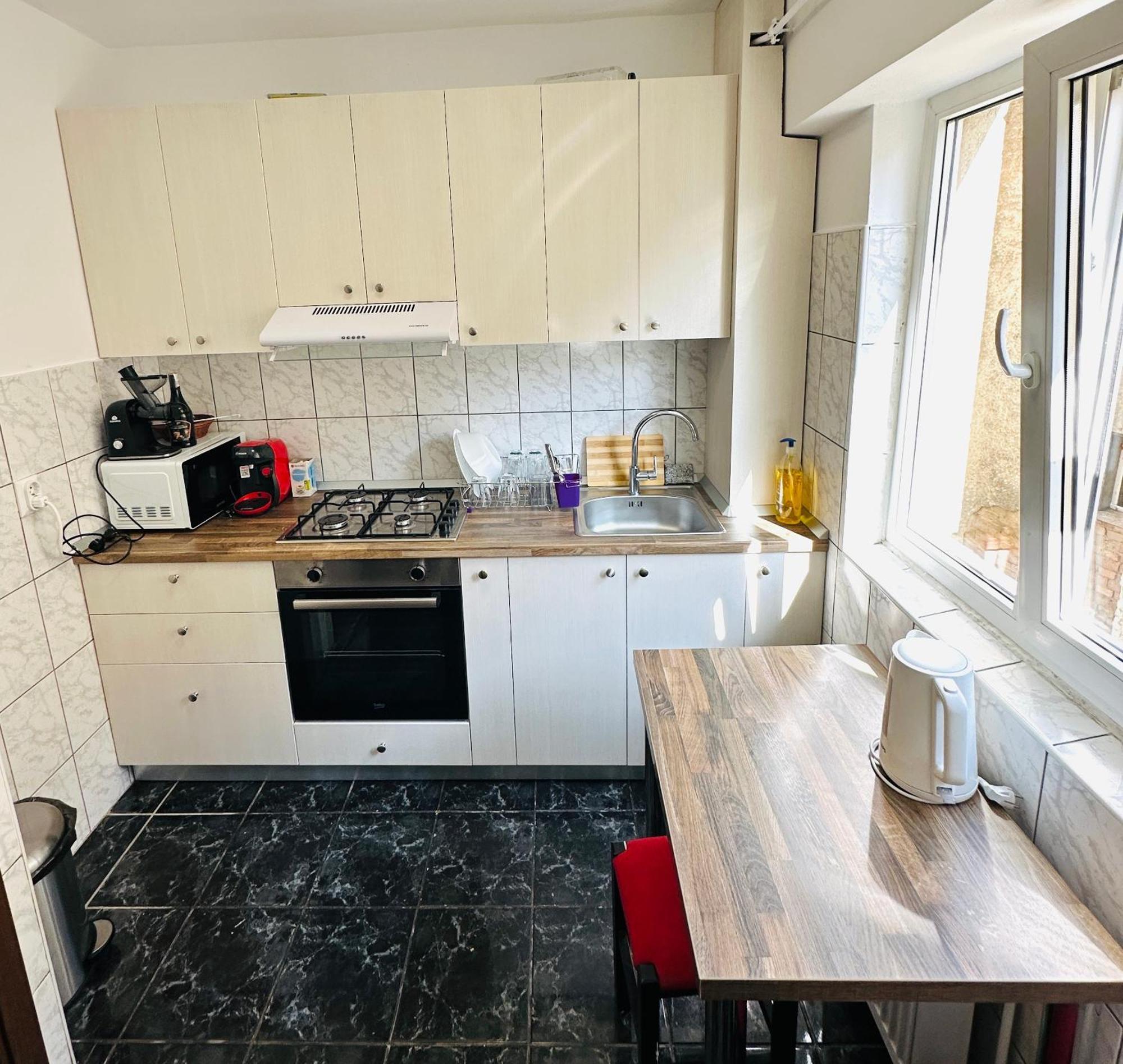 Apartament Central Apartment ยาช ภายนอก รูปภาพ